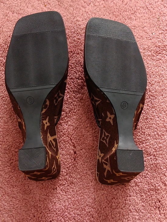 MONOGRAM WEDGES - Picture 6 of 8